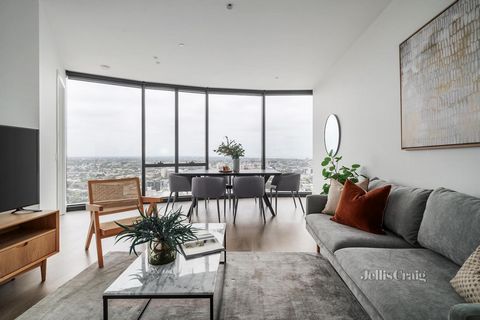 Expressions of Interest Closing Tuesday 5th March at 5pm On the 29th floor of the Bates Smart-designed 'Capitol Grand' apartment project, a new standard of luxury apartment living is realised. Within the LK Tower, six star premium quality finishes ar...