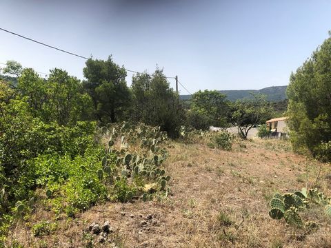 On the territory of Félines-Minervois, go from the idea to the project thanks to this land. You will be entitled to 1013m2 to place your own villa. As for the sale price, the amount offered by the real estate agency SLA PIERRE DU LANGUEDOC Immobilier...