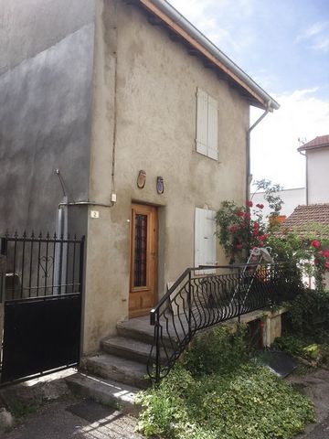 Small village house, not terraced, with small balcony outbuilding and cellar, composed on the ground floor of a living room with kitchen, pellet stove, on the first floor living room or bedroom, bathroom, on the second floor large bedroom, balcony in...