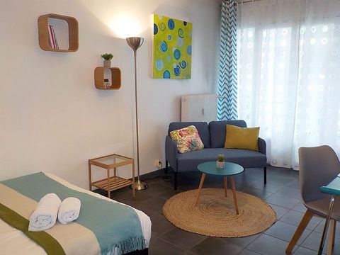 Located in the shopping district of Monplaisir on the Avenue des Frères Lumière, near Part-Dieu station, this 26 sqm serviced apartment allows you to stay close to the business district of La Part-Dieu and the hospitals. Tastefully decorated, this se...