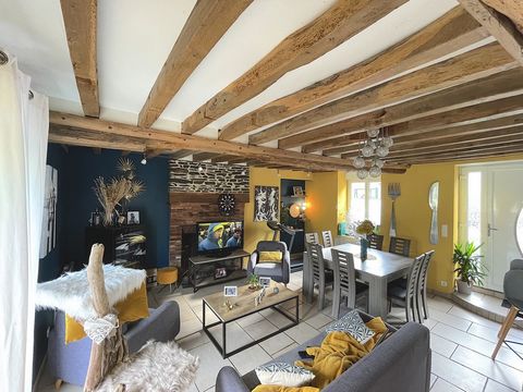 Venez découvrir cette belle maison typique de 110m2, située au coeur de la Suisse Normande à Pont d'Ouilly.    Au rez-de-chaussée vous trouverez un salon/séjour cosy avec sa cuisine américaine ouverte, donnant accès direct à la terrasse de la maison....