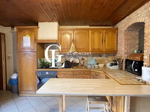 Your GL Concept agency presents this semi-detached house from the 1930s. It consists on the ground floor of a beautiful living room, a kitchen, a bedroom, a bathroom and separate toilet. Upstairs are two bedrooms and outside a small courtyard and gar...