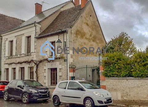 Village house located in a pretty village, classified as a remarkable garden. In Chedigny, come and discover this old building to renovate of 154m2. Located in a quiet street, this charming family home, with 4 bedrooms and several lounge areas, combi...
