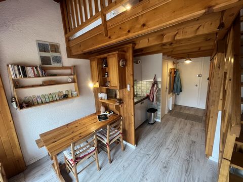 Dans la station de Albiez-Montront, devenez propriétaire de ce joli duplex de 33m2 habitable disposant d'un espace nuit, d'une salle de bain et d'une kitchenette. Vous profiterez d'un environnement calme avec une vue magnifique tout en bénéficiant de...
