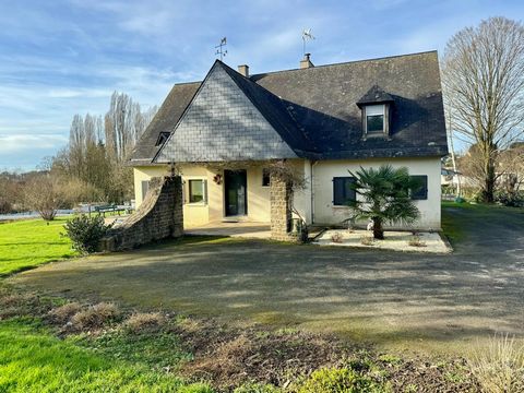 Sophie Vettier megAgence presents to you: this architect-designed house from the 1970s, bright east-west facing, with beautiful volumes and renovated in 2020 with taste and quality materials, all on wooded land of around 2000 m2 It consists of a larg...