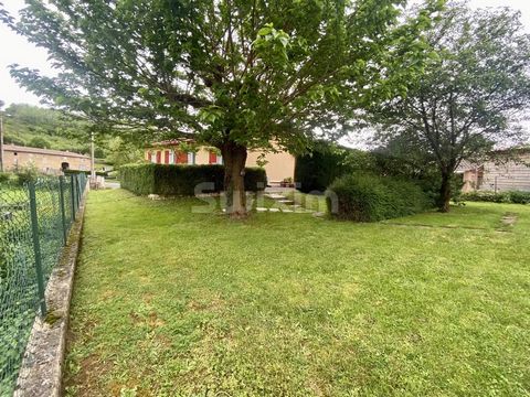 Ref 67873CB: 10 minutes from Villefranche in a charming Beaujolais village, discover this single storey villa with full basement located on 700m2 of land. You will be seduced by the volume of the open living room/kitchen and its triple exposure. The ...