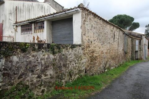 Anthony FAUCON, presents this barn (garage) of about 94 m² to renovate and located on a plot of about 168 m² in 85310 LE TABLIER. Come and discover in the town center of the TABLIER this property to renovate including a main room of about 70 m², a se...
