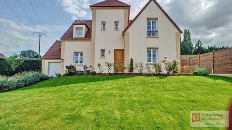Welcome to this magnificent property located close to Chantilly, Beauvais and Creil, less than 10 minutes from Neuilly en Thelle. School in the village. On the ground floor, you will discover: Spacious entrance leading to an open fitted kitchen, a br...