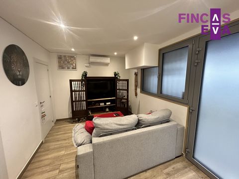 Fincas Eva presents this cosy place set up as a home. It consists of 49m2 built and 45m2 useful according to cadastre. The premises are located on the ground floor, living room with kitchenette, two large bedrooms with direct door to the bathroom. Th...