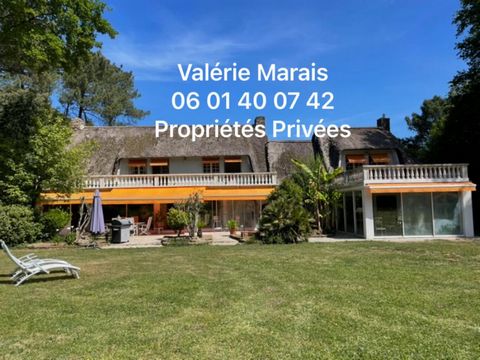 Valérie MARAIS, vous propose en EXCLUSIVITE en Loire Atlantique, (44410) HERBIGNAC. Beau domaine avec cette magnifique demeure offrant des espaces généreux et lumineux le tout en accès direct sur la terrasse avec vue sur le parc. Cette demeure d'envi...