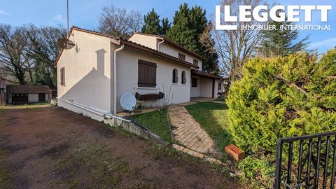 A15522 - WORKS TO BE PLANNED : foundation stepped cracking and settling of the paving Detached traditional house of 144m² on a wooded and fenced plot of 1128m². This house is ideal for a family or for a holiday home. It includes 4 bedrooms, 2 bathroo...