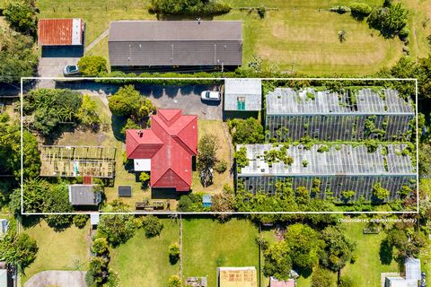 Something of a developers dream, this property has loads of potential waiting to be unlocked. Conveniently located near the Waitakere Ranges, West Coast and New Lynn shops, this 1950s brick and weatherboard home features four bedrooms and three garag...
