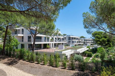 Welcome to a new Lifestyle! Living in front of the sea, surrounded by nature, in the heart of the Costa Dorada is, and always will be, choosing quality of life, for you and your loved ones. Lucas Fox presents this exquisite Residential with different...