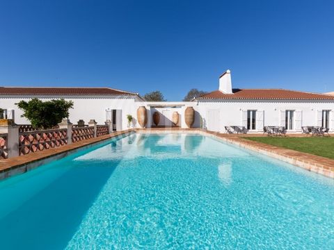 homestead with 6 hectares of land and 480 m2 of built area spread across two houses: a main house with 4 bedrooms (suites) and a duplex house with 2 bedrooms, in Évora, Alentejo. The architecture and construction of both houses considered the local h...