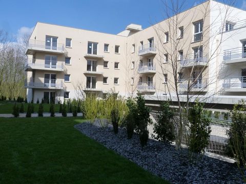Dans un ensemble immobilier situé en centre-ville de la Commune de GRAND QUEVILLY, « quartier Matisse » à proximité de toutes commodités (commerces et transports en commun). Appartement de type T2 d'une superficie de 44 m² comprenant : entrée, séjour...