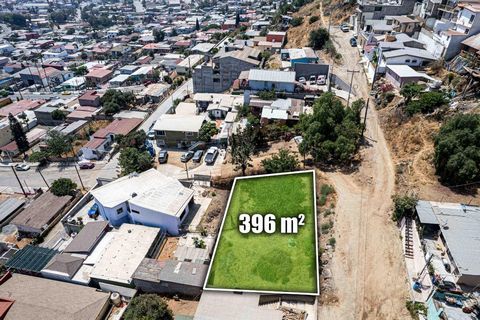 Land of 396 m² in the Joyita neighborhood, Ensenada, Baja California. 5 blocks from Ruiz Avenue and 7 from Amber Avenue, privileged location 7 minutes from downtown. Ideal for building an apartment tower, developing houses for rent or failing that, b...