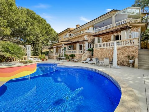 Welcome to your dream home in Costa de la Calma, where luxury, style and serenity blend harmoniously. This exclusive villa, built in 1998, offers you a unique living atmosphere on a spacious plot of 1,387 m2. With an impressive living space of 464 m2...