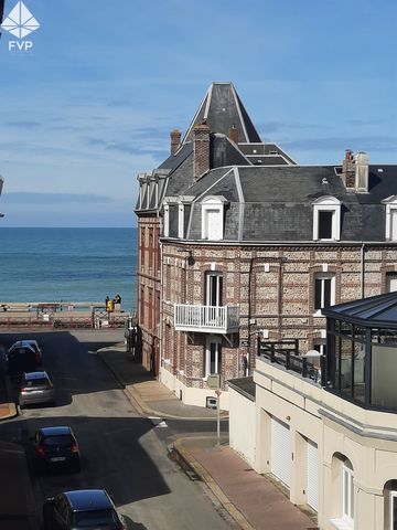 TO VISIT QUICKLY !! Come and discover the potential of this property on the Normandy coast! Magali LEBERQUIER, your real estate advisor, offers for sale this fisherman's house of about 77 m2 located a stone's throw from the beach, which will offer yo...