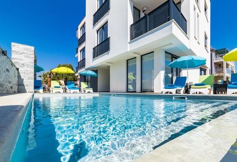 Luxury apartment house in Medulin. It was built in 2018, spreads over 3 floors and has 6 apartments. It is located only 350 m from the beautiful beaches in Medulin, which is becoming more and more popular as one of the best tourist resorts in Europe....