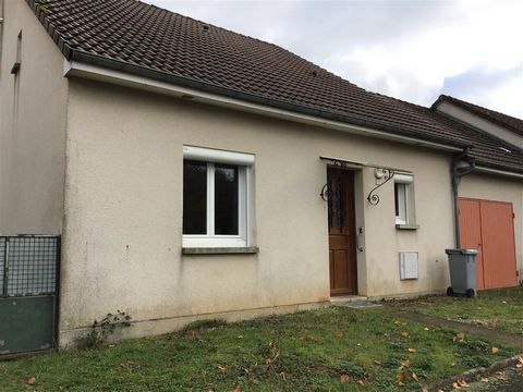 An attractive town property in popular and lively Chaillac in the Indre department. It is within walking distance of the town centre with bar and restaurants and to the swimming lake. Around an hour by car to Limoges with flights to the UK. On the gr...