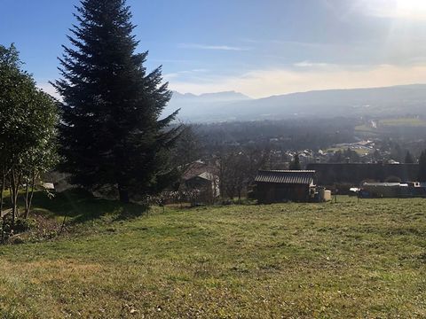 GOOD NEAR GENEVA BUILDING LAND EXCUSIVITE BUILDING LAND of 479 m2 free of builder. If you can't find a plot of land, they are rare, they don't meet all your criteria, come and discover this one which will seduce you with its location on the balcony o...