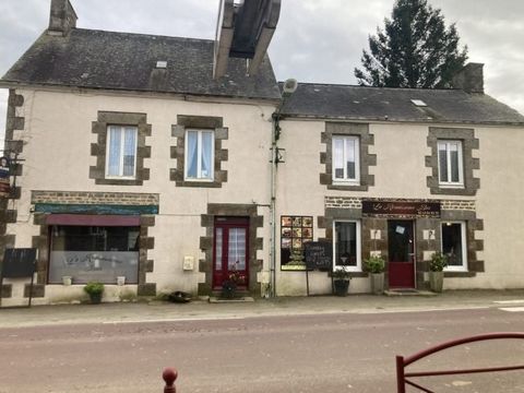 Just a stone's throw away from the charming town of Gorron, nestled in the centre of the commune of Herce, awaits a property brimming with potential for both living and business ventures. Presenting a unique opportunity, this property currently opera...