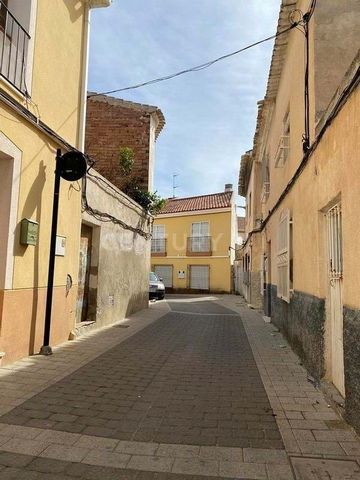 Voulez-vous acheter une finca rustique à Alhama de Murcie ? Excellente opportunité d’acquérir la propriété de cette propriété rustique d’une superficie de 67 m² située dans la ville d’Alhama de Murcia, province de Murcie. Il a un bon accès et est bie...