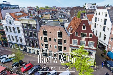 Prinsengracht 278 / Elandsstraat 1, Amsterdam A beautiful combination of robust and elegant, of living, working and parking in the middle of the Jordaan The property at Prinsengracht 278 is a former doublewide warehouse with a trapezoid facade with b...