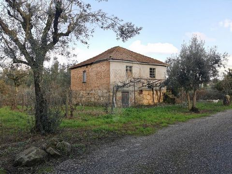 Description If you are looking for a villa tailored to your needs, detached, surrounded by nature, with unobstructed views and land , you really have to see this house for refurbishment. In this property a couple lived, 6 children were generated and ...