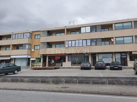 1 bedroom apartment with a total area of 60 m2, located in Salto in the municipality of Montalegre in the district of Vila Real. The property is located close to the area of commerce, services and schools. It is 1 hour from Vila Real and 1 hour from ...