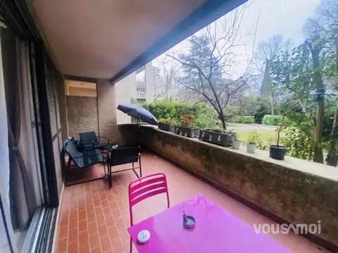 NEW - INTERACTIVE AUCTION SOLD OCCUPIED Hall, south-facing living room opening onto a beautiful terrace overlooking a garden. Independent kitchen, bedroom, bathroom. Quiet - Swimming pool in the residence. Torso Park and walking bus. Empty lease sign...