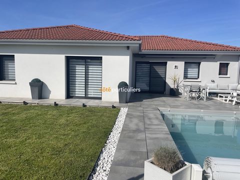 SOUTH OF TARBES CLOSE TO AMENITIES, RECENT SINGLE-STOREY HOUSE TYPE 5 COMPRISING: an entrance with cupboard leading to a living room of about 50 m2 with living room opening onto a terrace of about 20m2 facing south, a fitted and equipped kitchen with...
