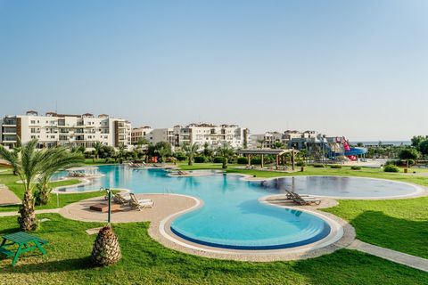 Apartamenty w kompleksie z prywatną plażą na Cyprze Północnym. Apartamenty znajdują się na terenie kompleksu w Bafra, İskele. Kompleks posiada bogate udogodnienia, takie jak kawiarnia, restauracja, rynek, strefa gier i basen. ECN-00270 Features: - Te...