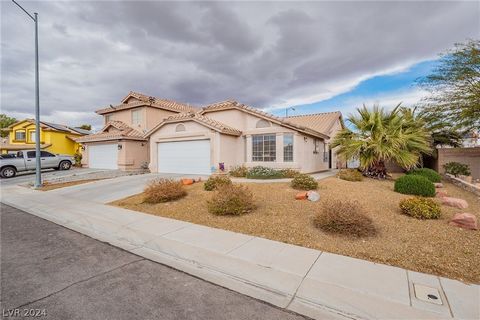 Beautiful upgrades and craftmanship done by the seller in this house which truly makes it a place you will want to call home. No HOA, Pool and a Single story full of UPGRADES.!!!!. The seller has weekly pool service and quarterly ac/furnace agreement...