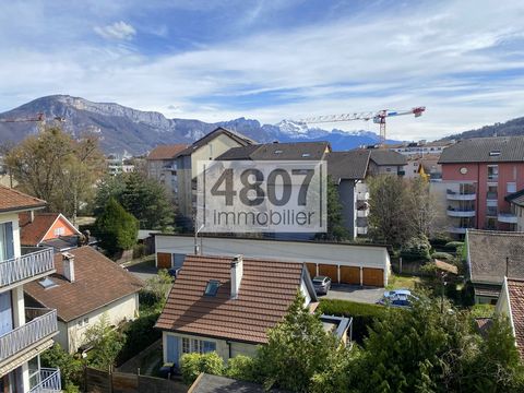 T3 accommodation in Annecy pocket quarter COURIER with superb view of the Tournette. Apartment consisting of a large bright living room, 2 bedrooms, a bathroom, a laundry room and a kitchen area. Its interior living area is 69 m2 under the Carrez law...