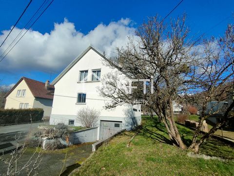 Céline DESMONTEIX, your SAFTI real estate advisor, I present to you this charming old house to renovate with great potential. Ideally located, this house full of character offers an exciting renovation project for lovers of authenticity and the charm...