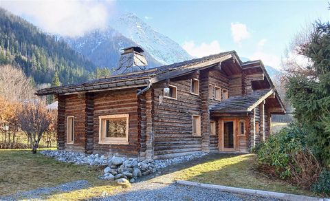With its stunning style and incredible views this is a truly exceptional chalet. * Accommodation Here is a truly stunning chalet. Built in the style of a log cabin, but the most spacious and luxurious log cabin you can imagine! It has the most beauti...