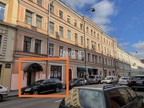 765 Продаётся коммерческое помещение расположенное в исторической части г. Санкт-Петербург, в Адмиралтейском районе на ул. Декабристов д. 5. Проходная и проездная улица, на которой находятся различные заведения общепита, офисы, магазины, салоны красо...