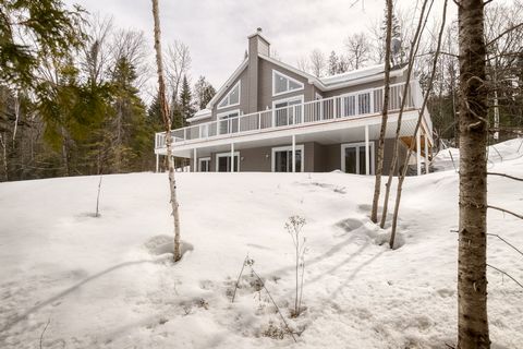 Magnificent property, located on a lot of more than 45,000 sqft, wooded. Live in peace, while enjoying several accesses to the lakes, beaches and rivers offered by the Grande-Vallée sector. It offers 5 bedrooms and the possibility of doing more, two ...