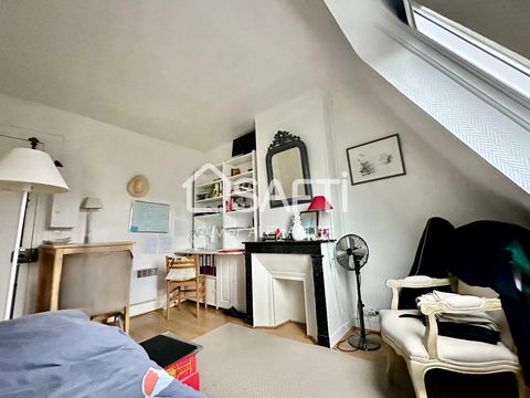 Located in the 17th arrondissement of Paris, this charming studio enjoys a privileged location in a sought-after district of the capital. Close to the Carnot, Chaptal and Sainte-Marie de Neuilly prep schools, as well as the metro, bus, tramway and RE...