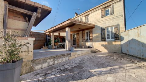 In a village near Libourne, come and visit this pretty stone house tastefully renovated. On the ground floor, you will discover a fitted kitchen with its dining area, a living room with exposed stone, a laundry room and a workshop-garage. Upstairs, a...