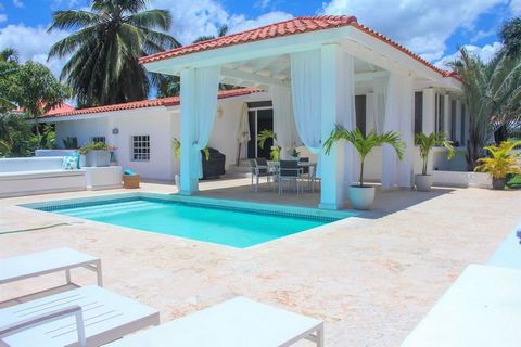 Luxurious five-bedroom villa, for 12 guests, located in the renowned Casa de Campo complex, La Romana. Distance to Minitas beach 5 minutes! Perfect for family trips! 2 rooms with 2 king beds, 2 rooms with 2 queen beds and 1 room with 2 twin beds.