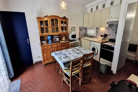 This three-room apartment offers a comfortable stay for up to 5 people, with convenient ground-floor access. The apartment features a bedroom with a double bed and a second bedroom with two sofa beds, one for a single person and the other for two peo...