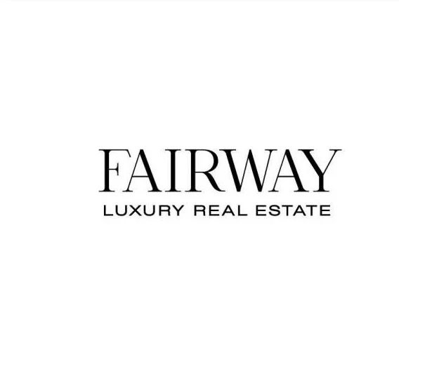 Pied-à-terre met 3 slaapkamers en terras in het hart van Parijs! Fairway Luxury Real Estate biedt u dit elegante appartement van 112 m² aan, gelegen op de 4e verdieping van een gebouw uit 1990 met lift en conciërge. Ideaal gelegen in het hart van Par...