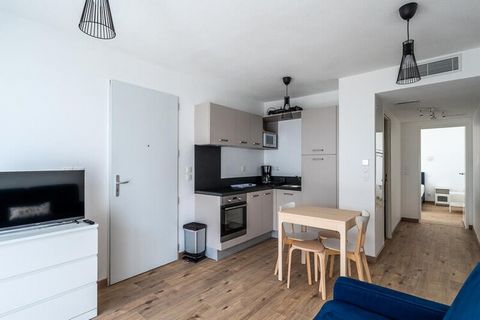 Een verandering van omgeving nodig? Wij hebben wat u nodig heeft. Wij bieden u dit aangename nieuwe appartement aan, ingedeeld 3 sterren, geschikt voor maximaal 4 personen, gelegen in een rustige omgeving op een steenworp afstand van het water en op ...