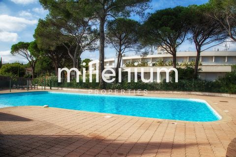 Agentur: Millenium Properties Nr. : BP 1982 Entdecken Sie diese schöne T3-Wohnung im Hochparterre, ideal gelegen in der begehrten Gegend der Tour de Mare in Fréjus. Eingebettet in eine ruhige und sichere Residenz mit einem sehr großen Parkplatz und S...