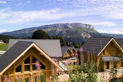 In het hart van de Savoie liggen de Chalets du Berger Premium*** in het centrum van de kleine badplaats Feclaz, op 100 m van het VVV-kantoor. U profiteert van een uitzonderlijke ligging dichtbij winkels. Kom in de Residence genieten van de wellnessru...