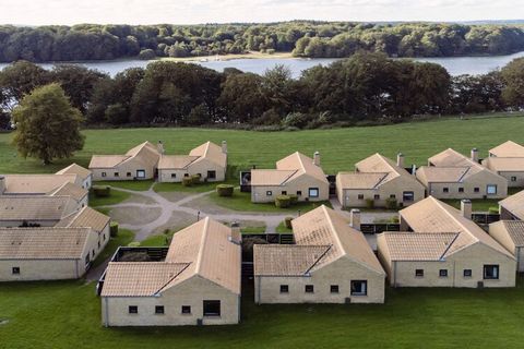 Boendet ligger i de natursköna omgivningarna i Hindsgavls naturreservat och erbjuder en fridfull tillflyktsort med direkt tillgång till både vatten och skog. Gästerna kan välja mellan en rad semesterhus med varierande kapacitet: från lägenheter för 2...