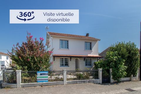 Dans le bourg de Crazannes, agréable village entre Saintes et Rochefort, je vous propose cette maison des années 50 qui attend ses futurs propriétaires pour se remettre au goût du jour… Au rez-de-chaussée, elle dispose d’une entrée desservant la cuis...