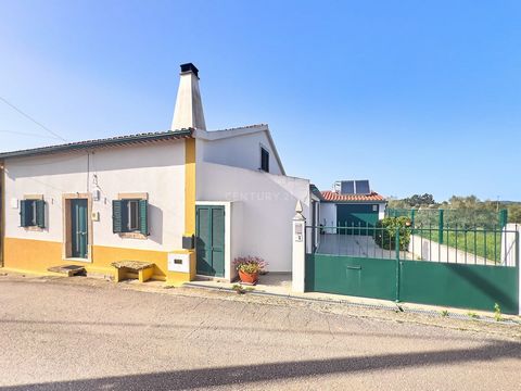 Oportunidad de Inversión Inmobiliaria en Aldeia de Calvinos, Tomar Bienvenido a la oportunidad de poseer un verdadero tesoro inmobiliario en una de las regiones más encantadoras de Portugal. Presentamos esta espléndida propiedad ubicada en la pintore...